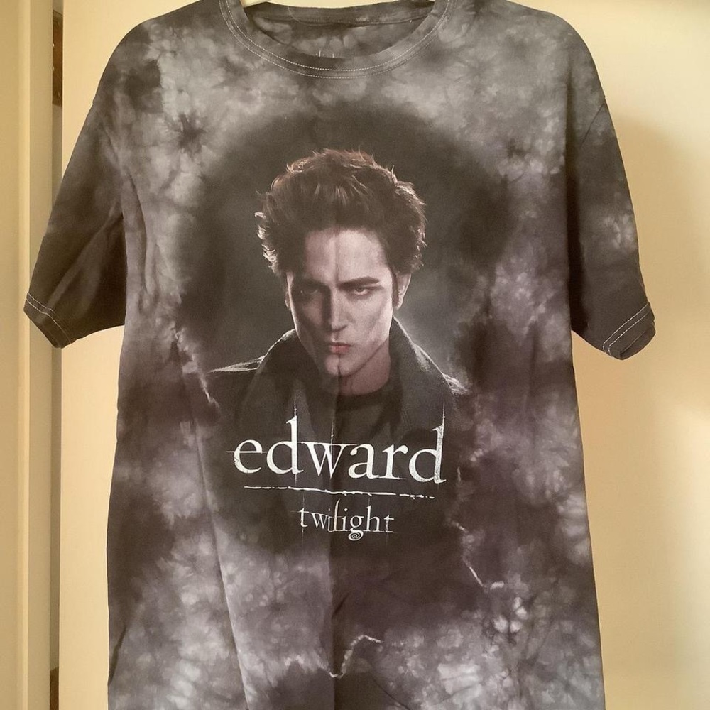 Edward Twilight Oversized Graphic T-Shirt